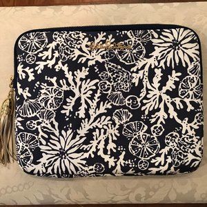 Lilly Pulitzer Bright Navy In The Groove Clutch